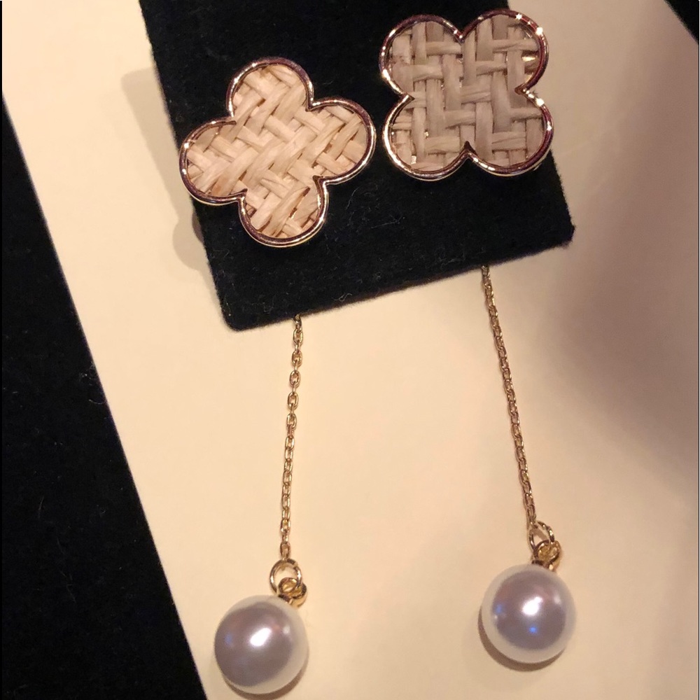 Woven rattan clover w/sim Pearl drop earring